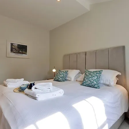 Finest Retreats - Cherry Nr Hall *