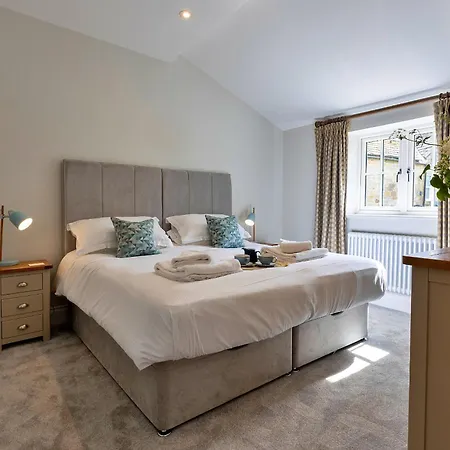 Finest Retreats - Cherry Nr Hall *