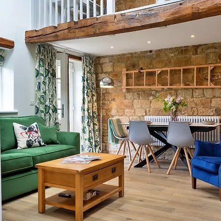 Finest Retreats - Cherry Nr Hall Grantley