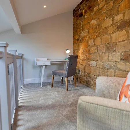 Finest Retreats - Cherry Nr Hall Grantley